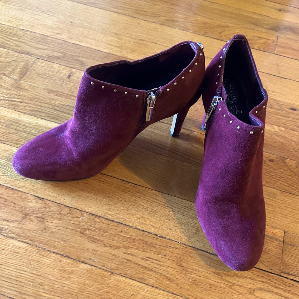 Vince Camuto Suede Booties in Size 7.5